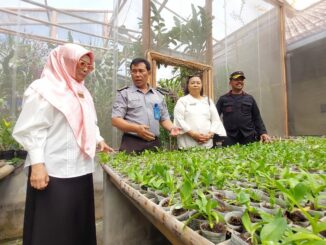 Kepala Dinas Ketahanan Pangan Kabupaten Malang, Mahila Surya Dewi bersama tim Bidang Konsumsi dan Penganekaragaman Pangan melaksanakan koordinasi proyeksi ketahanan pangan di Lapas Malang pada hari ini, Rabu 20 November 2024. (Sumber L'SIMA)