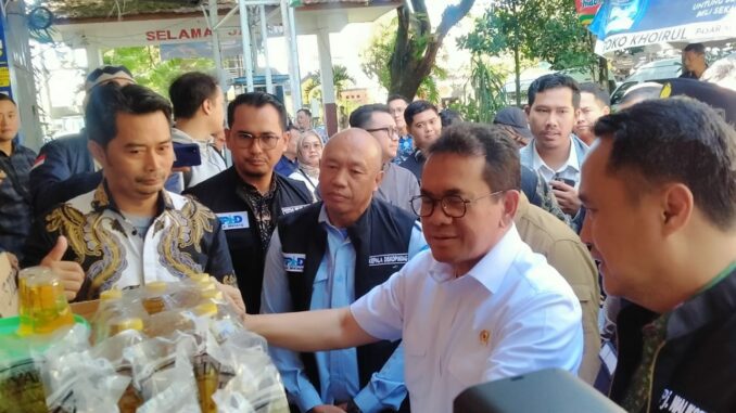 Jelang Nataru, Mendag Budi Santoso Tinjau Ketersediaan Bahan Pokok di Kota Malang, Kamis (19/12/2024)