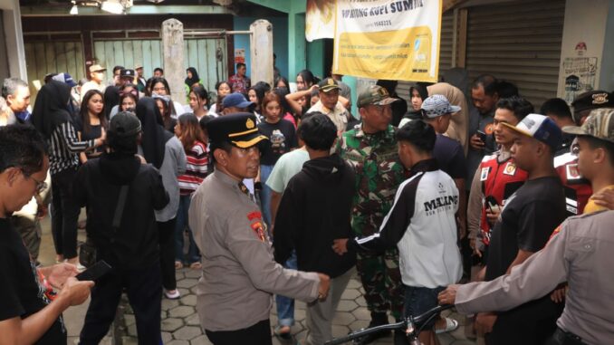 Resahkan Masyarakat, Warung "Kopi Cetol" Gondanglegi ditertibkan Aparat Gabungan, Sabtu 4 Januari 2025. (Dok. Hmsresma)