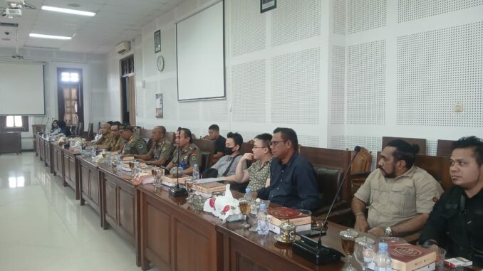 Hearing Bersama DPRD Kota Malang, Odette Buffet Lounge & Dining Tegasnya Izin Usahanya Lengkap, Senin 6 Januari 2025. (ist)