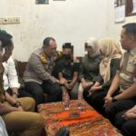 Kapolresta Malang Kota, Kombes Pol Nanang Haryono saat menjenguk sejumlah korban pencabulan kakek predator, Senin (06/01/2025).