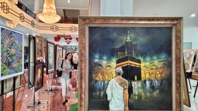 Pameran lukisan yang digelar di Lobby gedung dewan, resmi dibuka oleh Ketua DPRD Kota Malang, Amithya Ratnanggani Sirraduhita, Senin (6/1/2025)