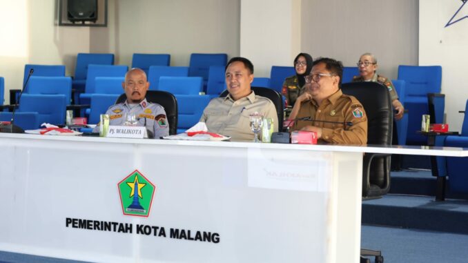 Hadiri Peresmian Layanan Persetujuan PBG 10 Jam Secara Virtual, Pj Wali Kota Malang: Segera Implementasikan, Selasa (14/01/2025)