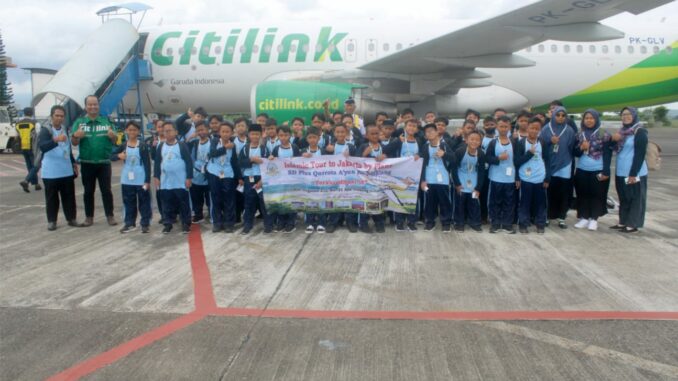 Angkatan ke 13 siswa klas 5 SD Plus Qurrotaa’un kota Malang Islamic Tour To Jakarta By Plane. (ist)