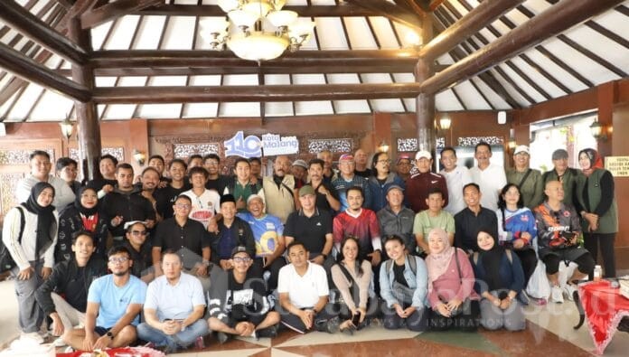 Pose bersama