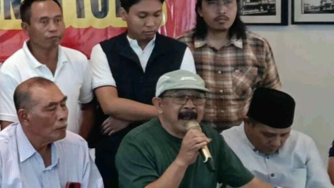 Anggota Komisi C, Arief Wahyudi memberikan respon positif atas kesepakatan dua paguyuban pedagang pasar besar. (ist)