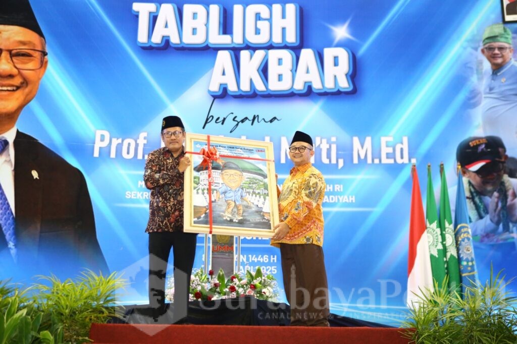 Menteri Pendidikan Dasar dan Menengah Indonesia Prof. Abdul Mu'ti, M.Ed saat memberikan sambutan di acara Tabligh Akbar UMM. (Dok. Humas UMM)