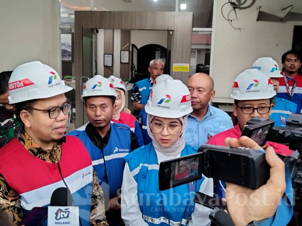 Ketua DPRD Kota Malang, Amithya Ratnanggani Sirraduhita memberikan keterangan kepada wartawan