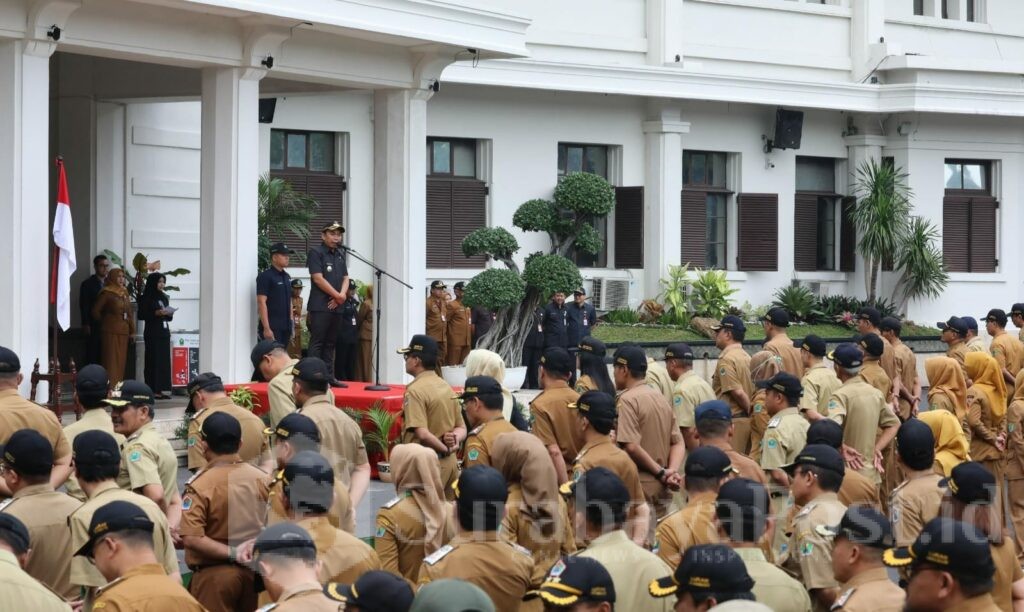 Suasana apel pagi di Balaikota Malang