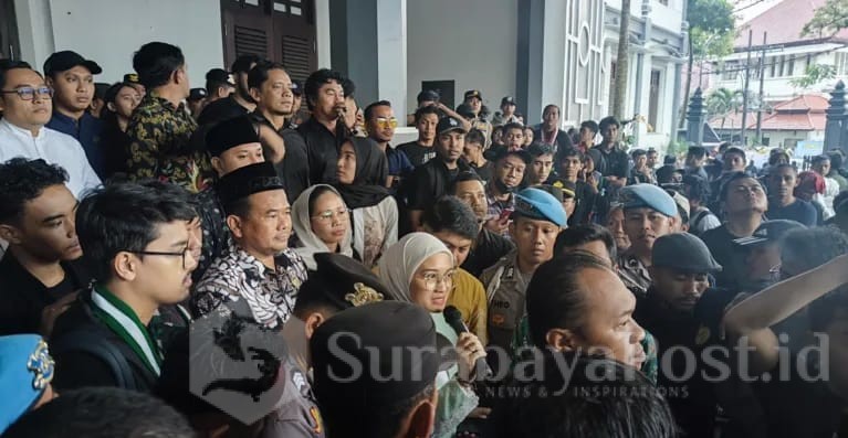 Ratusan Mahasiswa Gelar Aksi di DPRD Kota Malang, Sampaikan 11 Tuntutan ke Pemerintah, Jumah 28 Februari 2025. (ist)