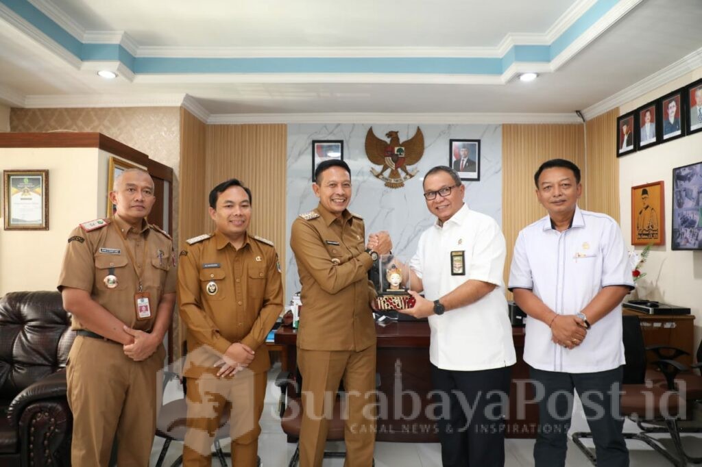 Kunjungan ketiga, Wahyu- Ali silaturahmi ke Pengadilan Negeri Kota Malang. (Sumber Prokompim)