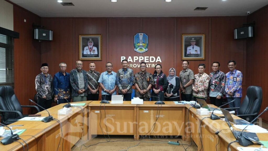 Walikota Malang, Wahyu Hidayat pose bersama jajarannya. (Sumber Prokompim)