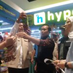 Antisipasi Makanan Kadaluarsa Jelang Lebaran, Walikota Wahyu Hidayat Sidak Toko Modern, Kamis (13/03/2025).