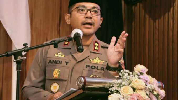 Kapolres Batu, AKBP Andi Yudha Pranata saat memberi pengarahan pra Operasi Ketupat Semeru 2025, Senin (17/03/2025).