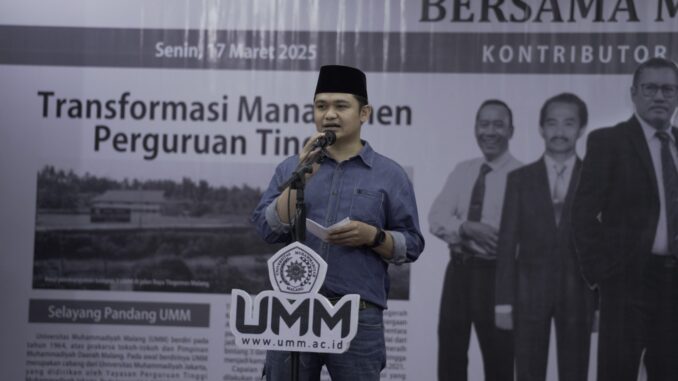 Kasi Humas UMM, Dr. M. Isnaini memberikan sambutan dalam acara Buka Bersama