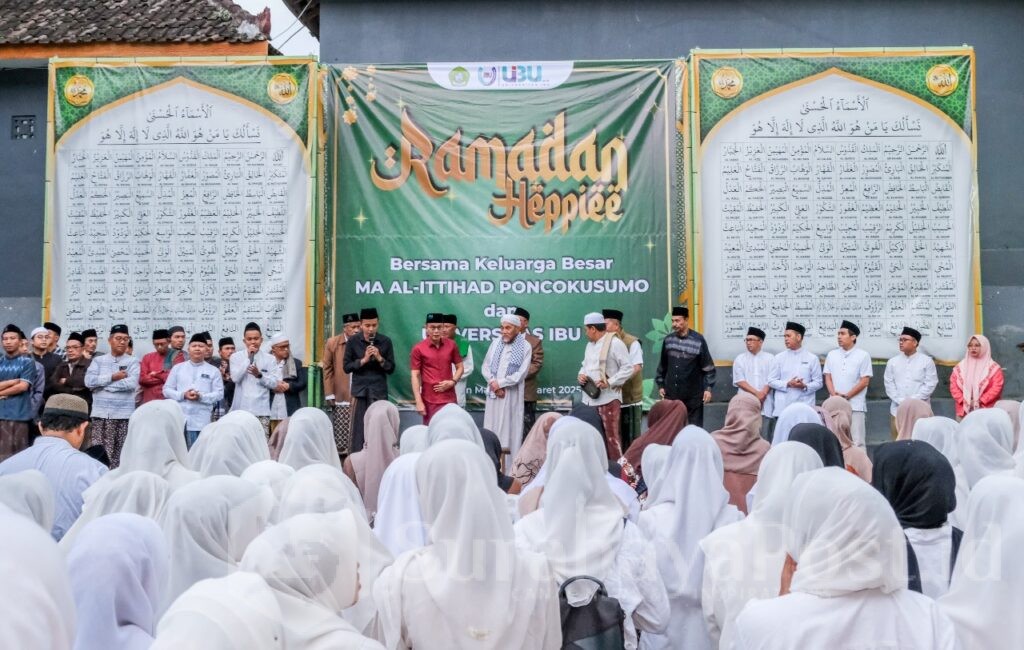 Ramadan Heppiee bersama Ponpes Al Ittihad Tumpang dan UIBU. (istimewa).