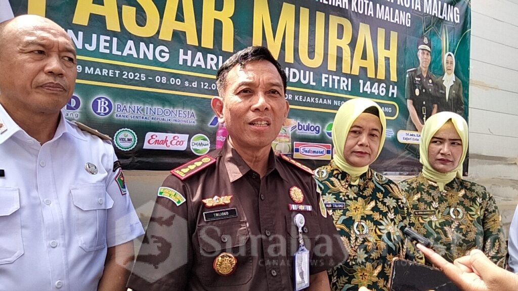 Kepala Kejaksaan Negeri Kota Malang, Tri Joko memberikan keterangan kepada wartawan