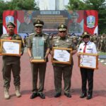 Prestasi Gemilang, Kota Malang Raih Tiga Penghargaan, Walikota Wahyu Hidayat: Trantibumlinmas Harus Jadi Semangat Bersama. (Sumber Prokompim).