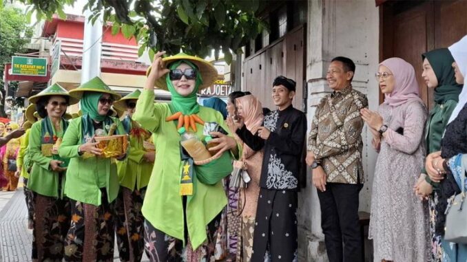 WhatsApp Image 2025-04-21 at 13.48.44 Kartinian Nang Kayutangan, Ketua DPRD Kota Malang Sebut Event Pionir Agenda Pelestarian Budaya Lokal, Minggu (20/04/2025).