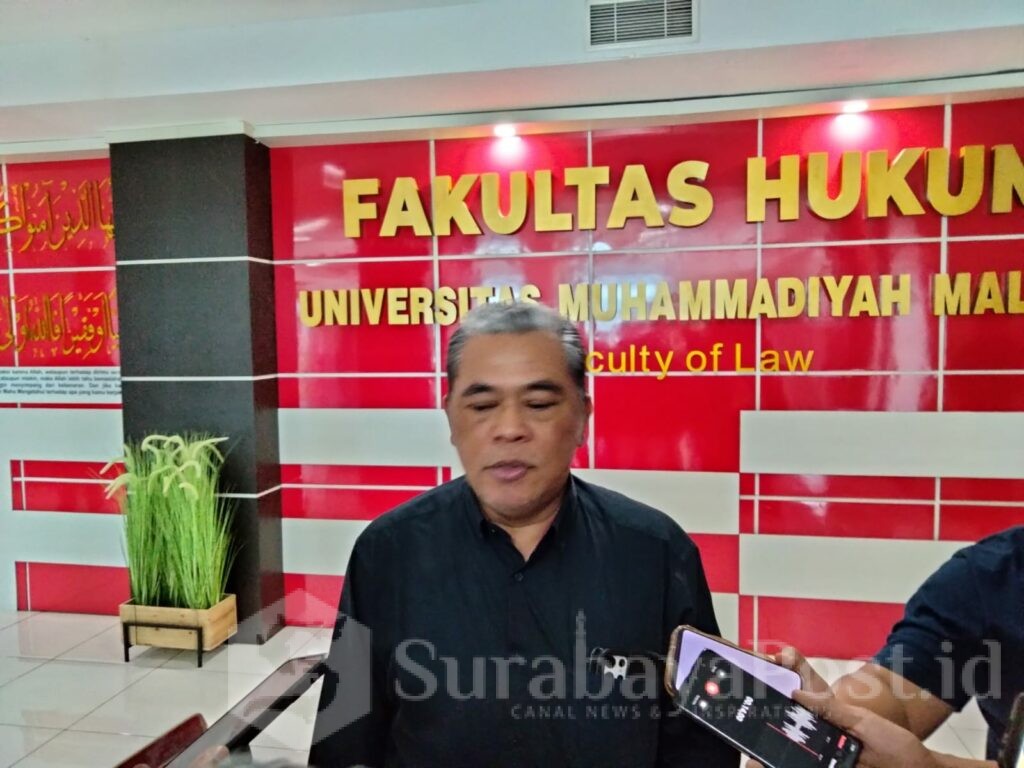 Prof. Dr. Tongat, SH., M.Hum memberikan keterangan kepada wartawan