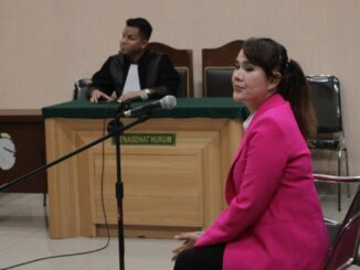 Terdakwa Isa Zega saat menjalani sidang tuntutan di Pengadilan Negeri Kepanjen, Kabupaten Malang, Jawa Timur, Rabu (30/04/2025).