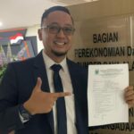 Tino Agus Salim usai menyerahkan berkas.(Ist)