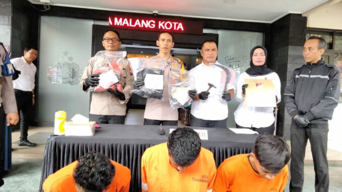 WhatsApp Image 2025-05-06 at 11.03.33 Wakapolresta Malang Kota, AKBP Oscar saat menggelar konferensi pers hasil ungkap kasus pengeroyokan pada Senin (5/5/2025.