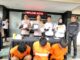 Wakapolresta Malang Kota, AKBP Oscar saat menggelar konferensi pers hasil ungkap kasus pengeroyokan pada Senin (5/5/2025.