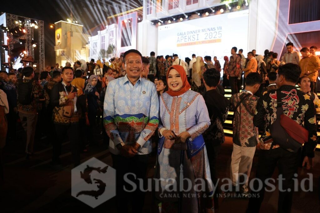 Wali Kota Malang, Wahyu Hidayat bersama istri saat menghadiri gala dinner Munas VII APEKSI di Surabaya. (Sumber Prokompim).