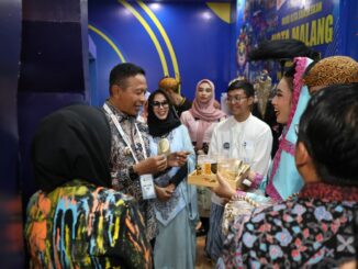 Beragam produk UMKM unggulan Kota Malang menyedot perhatian para pengunjung Indonesia City Expo (ICE) 2025. (Sumber Prokompim).