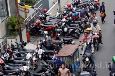 WhatsApp Image 2025-05-12 at 20.25.05 Salah satu poin Ranperda, Jukir dan pengelola parkir wajib ganti rugi kendaraan hilang. (ist).