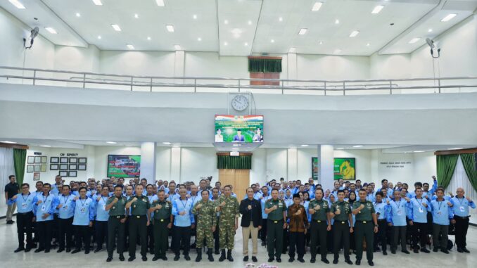 WhatsApp Image 2025-05-16 at 21.55.15 Wali Kota Malang, Wahyu Hidayat secara resmi membuka kegiatan pelatihan Leadership dan Teamwork Building pada Kamis (15/05/2025) malam. (Sumber Prokompim).
