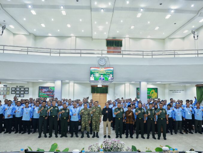 Wali Kota Malang, Wahyu Hidayat secara resmi membuka kegiatan pelatihan Leadership dan Teamwork Building pada Kamis (15/05/2025) malam. (Sumber Prokompim).