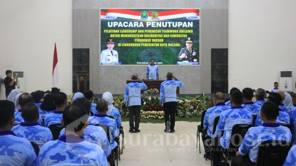 Prosesi penutupan yang dipimpin Wali Kota Wahyu Hidayat. (Sumber Prokompim).