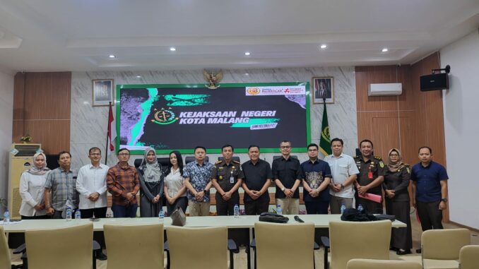 WhatsApp Image 2025-05-22 at 17.29.18 (1) Pengurus PPIATG usai audiensi dengan Kajari Kota Malang, Rabu 21 Mei 2025. (istimewa).