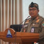 Kepala Satpol PP Kota Malang, Heru Mulyono memberikan sambutan dalam sosialisasi ketentuan di bidang cukai dalam rangka gempur peredaran rokok ilegal. (Sumber Diskominfo).