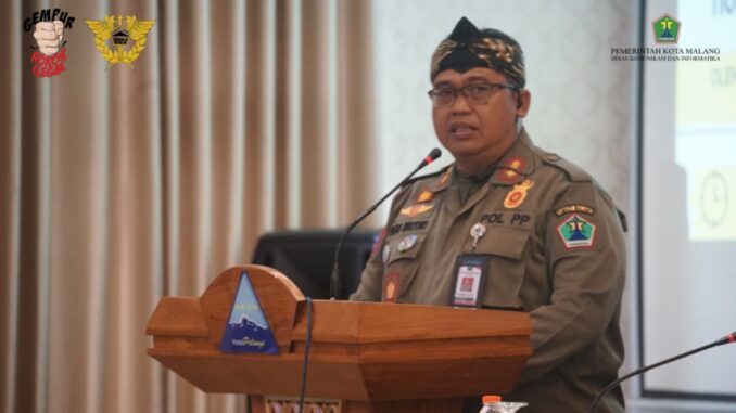Kepala Satpol PP Kota Malang, Heru Mulyono memberikan sambutan dalam sosialisasi ketentuan di bidang cukai dalam rangka gempur peredaran rokok ilegal (Sumber Diskominfo) Kepala Satpol PP Kota Malang, Heru Mulyono memberikan sambutan dalam sosialisasi ketentuan di bidang cukai dalam rangka gempur peredaran rokok ilegal. (Sumber Diskominfo).