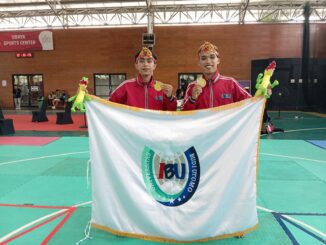 Rahman Maulana dan Ahmad Ramadhani, atlet Pencak Silat UIBU di Kategori Ganda Putra peraih medali emas Pomprov Jatim, Minggu (01/06/2025).
