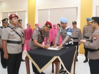 Kapolres Batu, AKBP Andi Yudha Pranata saat memimpin sertijab sejumlah pejabat utama dilingkungan Polres Batu.(Ist)