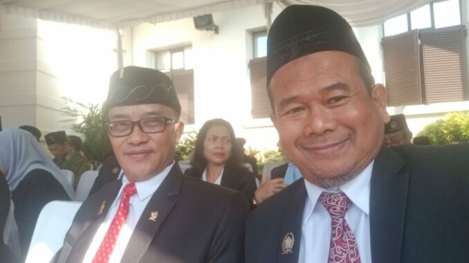 Ustadz H Rokhmad, S.Sos (kanan), anggota DPRD Kota Malang memberikan apresiasi atas pelaksanaan peringatan Hari Lahir Pancasila dengan lancar dan hikmat. (ist).