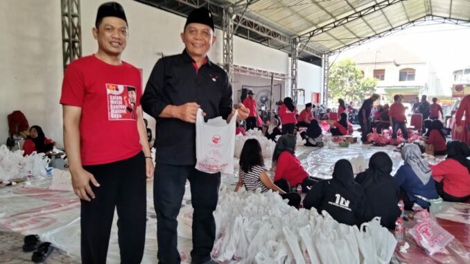DPC PDI Perjuangan Kota Malang Bagikan 3.500 Paket Daging Kurban, Jumat (06/06/2025).