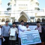 Walikota Wahyu Hidayat Salurkan Bantuan Sapi dari Presiden Prabowo ke Masyarakat Kota Malang, Jumat 6 Juni 2025. (Sumber Prokompim).