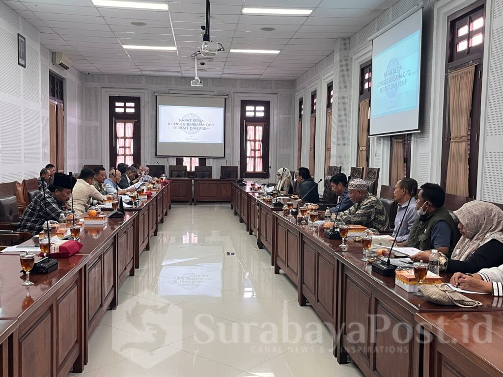 Komisi B DPRD Kota Malang hearing bersama Perkumpulan Papasan Kota Malang (P3KM), Diskopindag Satpol PP, Dinas Lingkungan Hidup serta Dishub, Jumat 13 Juni 2025. (istimewa).