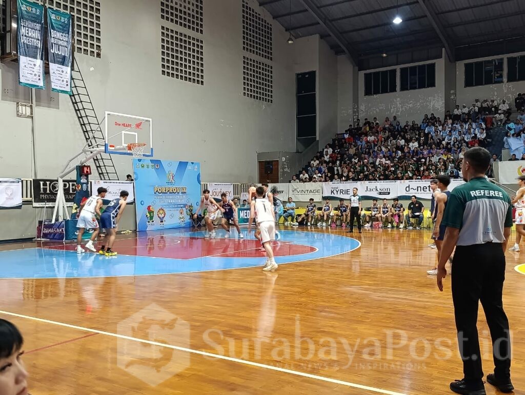 Laga Perdana Basket Kota Malang di Porprov IX Dipenuhi Penonton, Minggu (15/05/2025).