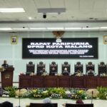 Rapat paripurna yang digelar pada Senin (16/6/2025), fraksi-fraksi DPRD menyoroti berbagai persoalan, termasuk kesenjangan ekonomi dan lingkungan.