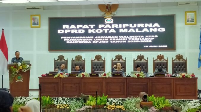 WhatsApp Image 2025-06-18 at 19.45.39 Wali Kota Malang Berikan Jawaban atas Pandangan Umum Fraksi Terkait RPJMD 2025-2029, Rabu (18/6/2025).