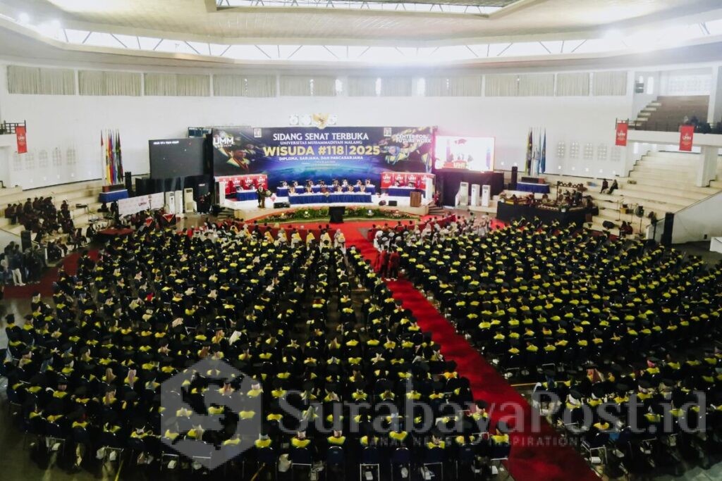 Universitas Muhammadiyah Malang menggelar Wisuda ke-118, mengukuhkan ribuan mahasiswa dari jenjang vokasi, sarjana, hingga pascasarjana, Kamis 19 Juni 2025. (Sumber UMM).