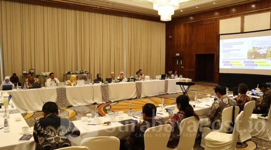 Walikota Malang, Dr. Ir. Wahyu Hidayat, MM, mempresentasikan komitmen Kota Malang dalam menjaga udara bersih dan berkelanjutan di forum persiapan nominasi yang digelar oleh Kementerian Lingkungan Hidup dan Kehutanan di Jakarta, Kamis (19/06/2025).