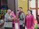 Kombes Pol Budi Hermanto, S.I.K, M.Si didampingi istri Ny Enic Budi Hermanto saat menerima penghargaan sebagai juara dalam Yudisium Sespimti Digkreg 34 TA 2025. (ist).