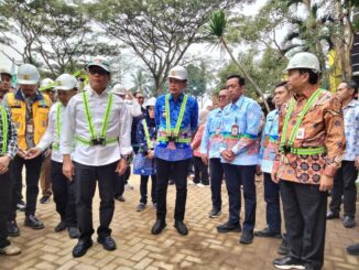 Walikota Malang, Wahyu Hidayat mendampingi Kepala Staf Kepresidenan Tinjau Program Sekolah Rakyat dan SPPG, Jumat 20 Juni 2025.